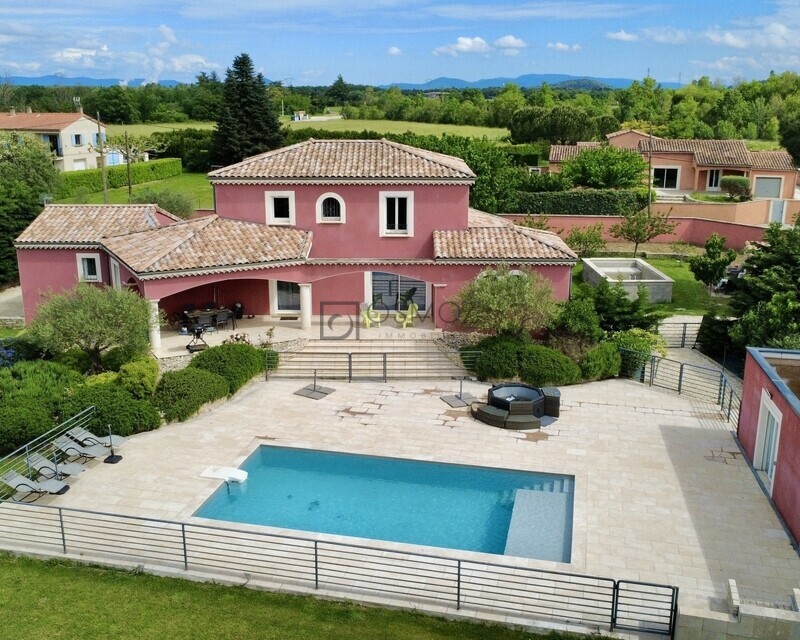 Propriété de charme avec dépendances et deux piscines – Allan, proche Montélimar - Dji fly 20250510 112416 15 1746869522401 photo optimized